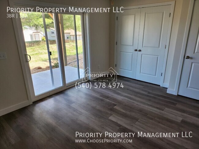Building Photo - 2500 Millwood Loop