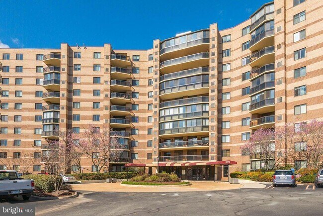 Primary Photo - 8350 Greensboro Dr