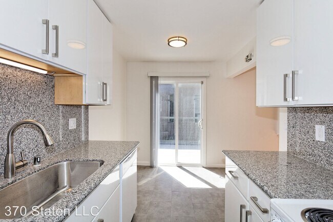 Building Photo - 370 Staten Ave