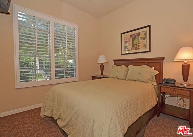 Building Photo - 77713 Tradition Dr