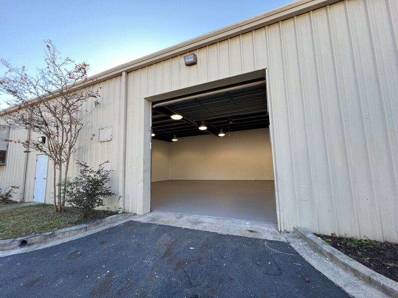 Building Photo - 128 Elk Dr