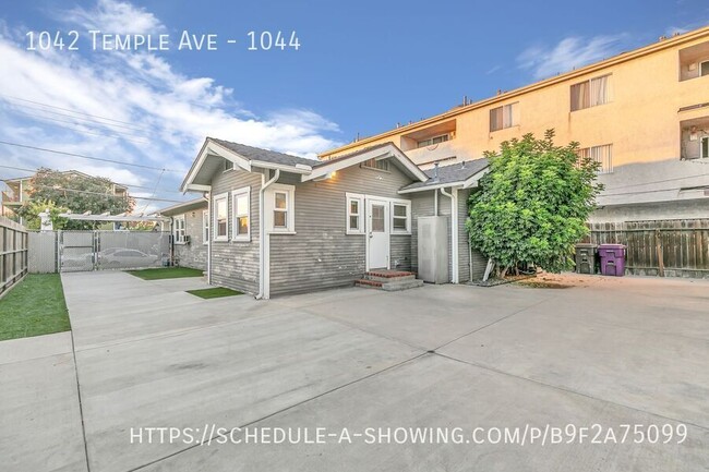 Building Photo - Beautiful newly remodeled 2 Bed + 2 Bath H...