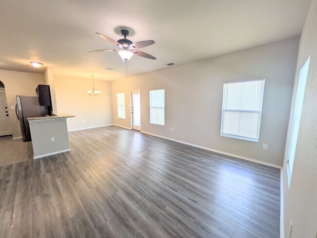 Building Photo - 5826 Grandwood Dr