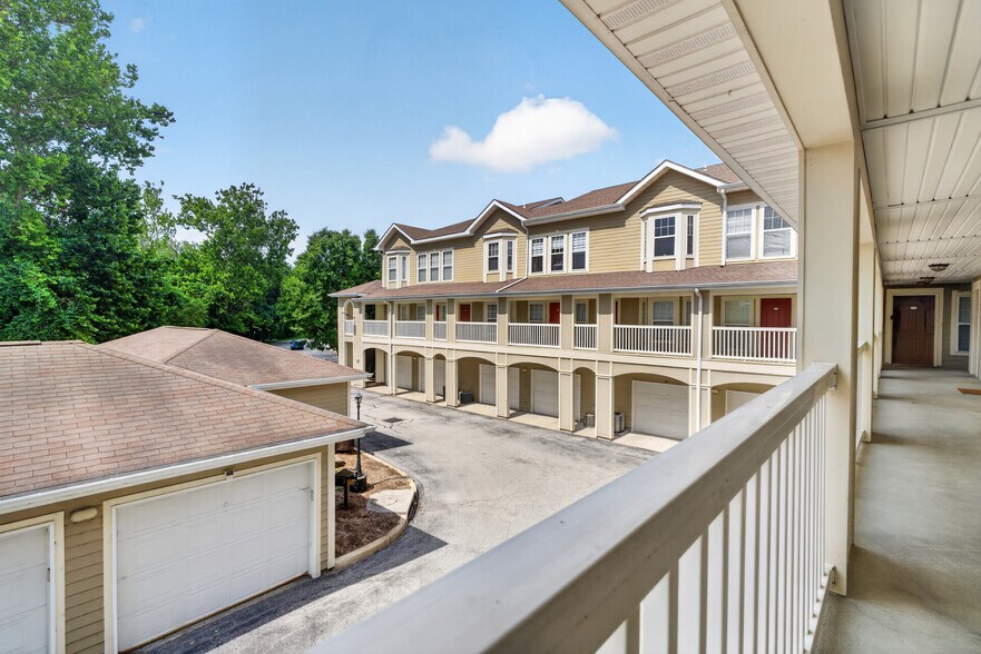 Building Photo - 2732 McKnight Crossing Ct