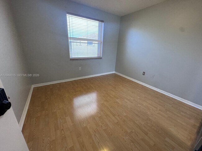 Building Photo - 1435 NW 154th Ln