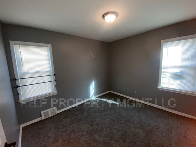 Building Photo - 9954 Evergreen Rd