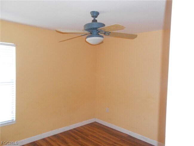 Building Photo - 612 McArthur Ave