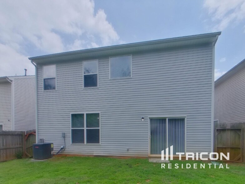 Building Photo - 2422 Cairns Mill Court