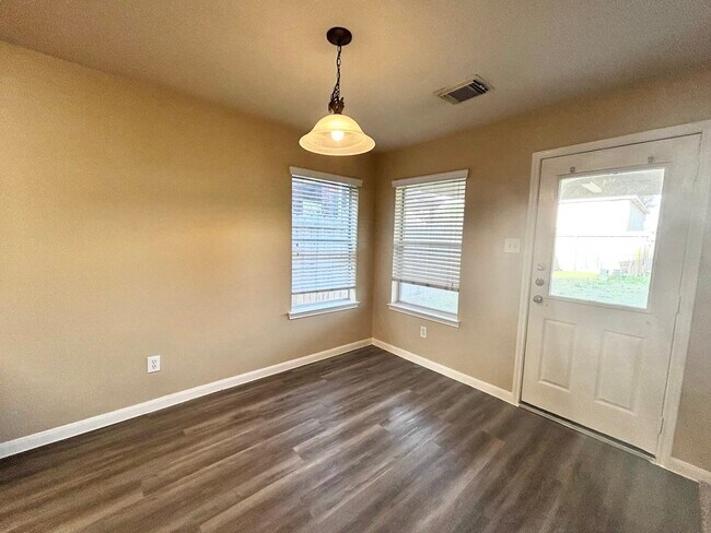 Building Photo - 5903 Llano Creek Dr