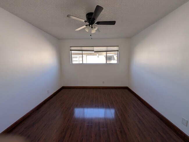 Building Photo - 2030 S Preuss Rd