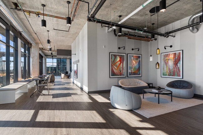 Building Photo - 1314 W Randolph St