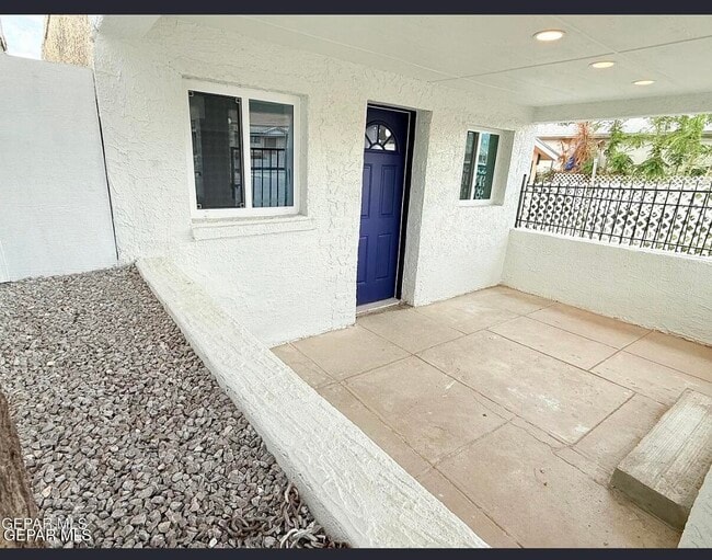 Building Photo - 5658 Dailey Ave