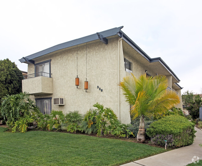 Primary Photo - Oak Manor