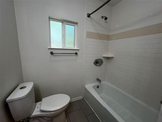 Building Photo - 5101 Meadow Creek Cove