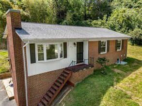 Building Photo - 4 bedoom 2 bath home in Blacksburg VA!