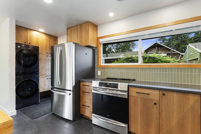 Building Photo - 5359 SE 91st Ave