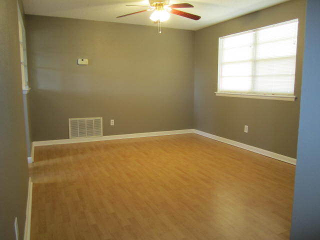 Building Photo - 721 N Bristow Ave