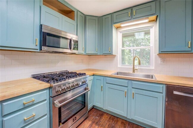 Building Photo - 1288 Elva Dr SW