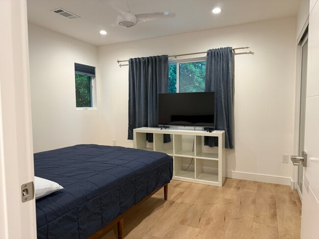 Building Photo - 22540 Itasca St