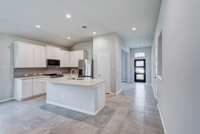 Building Photo - 208 Shoreview Dr