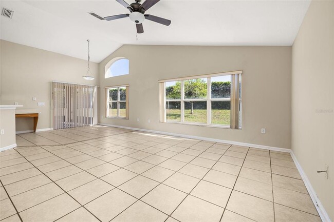 Building Photo - 3145 Stonehurst Cir
