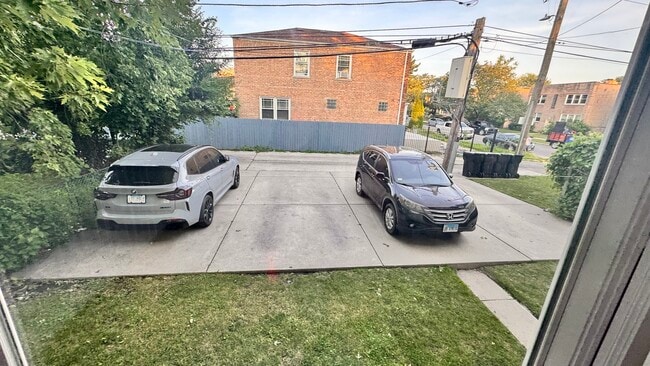 Building Photo - 5501 N California Ave