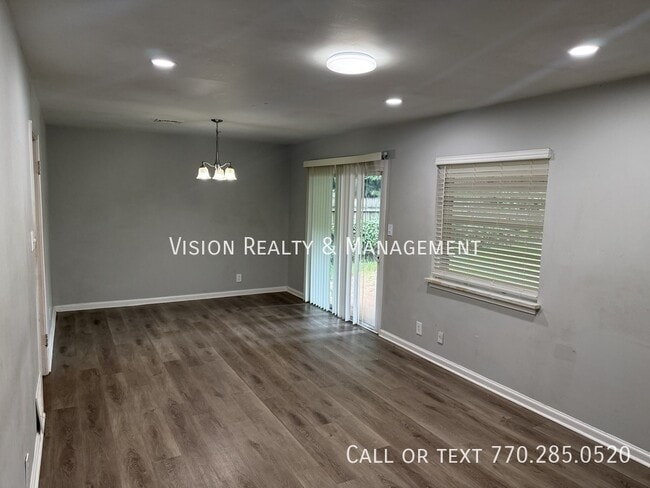 Building Photo - 133 Salem Dr