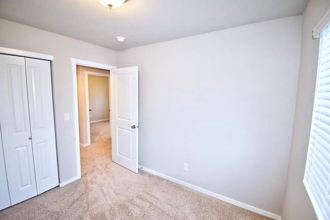 Building Photo - 6923 Sweetgum Ave NE