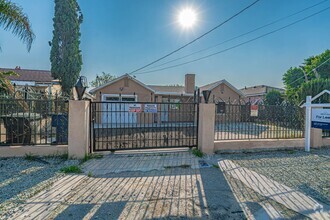 Building Photo - Fully Remodeled 4 Bedroom Home in Pacoima!