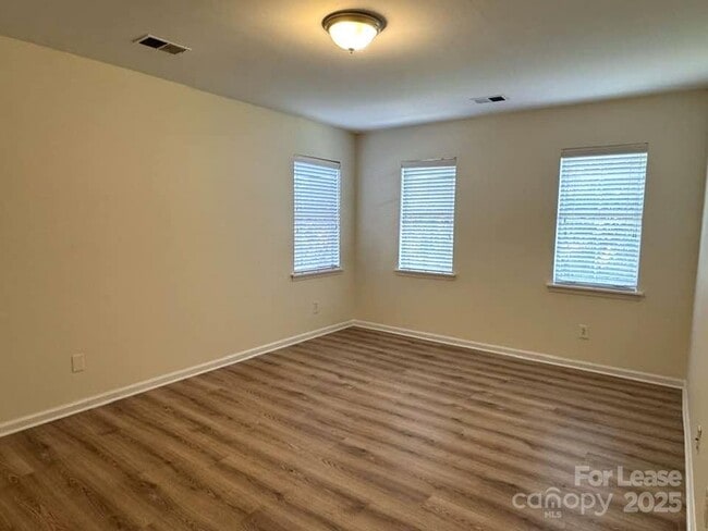 Building Photo - 9037 Castlebay Dr