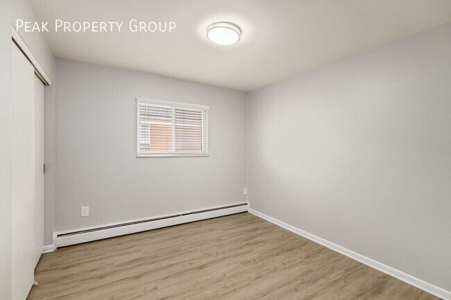 Building Photo - 639 Riverview Dr