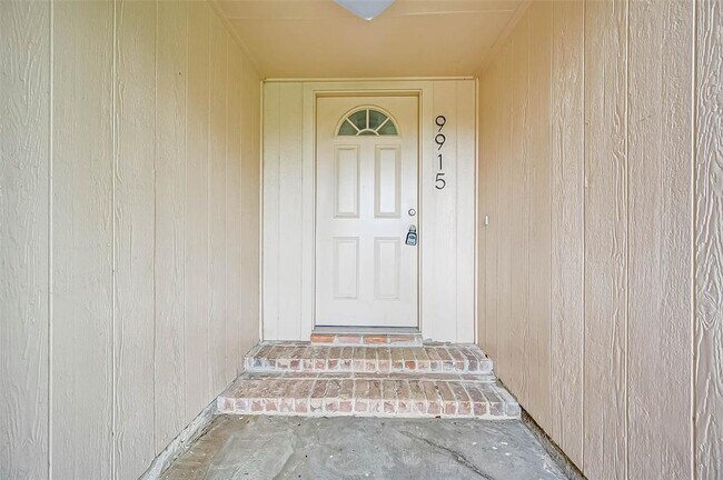 Building Photo - 9915 Towne Tower Ln