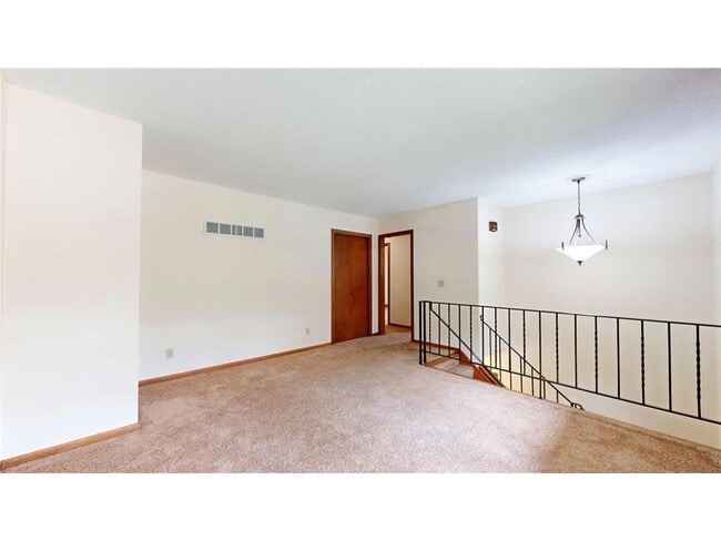 Building Photo - 3308 Roosevelt Ct NE