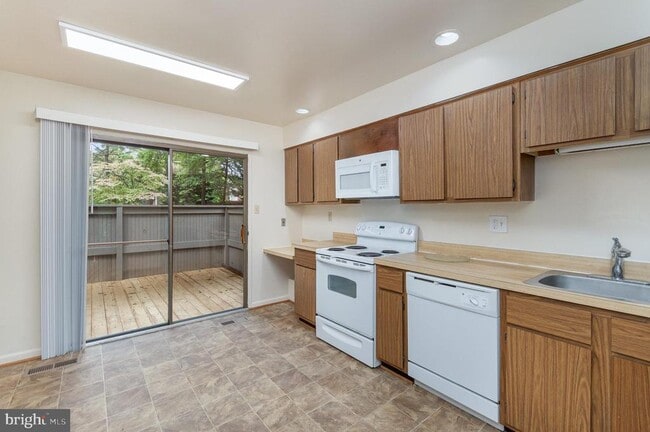 Building Photo - 1764 Wainwright Dr