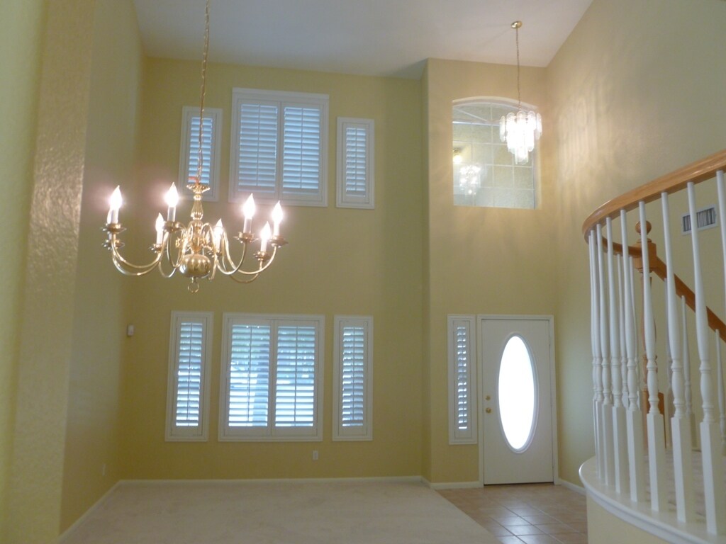 Building Photo - 208 Chaco Canyon Dr