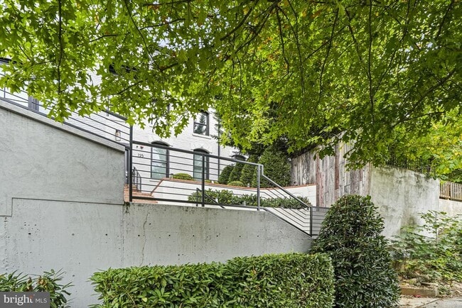 Building Photo - 725 Euclid St NW