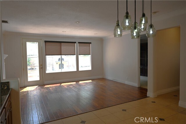 Building Photo - 32 Acanthus