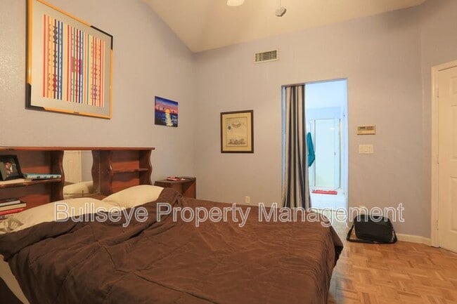 Building Photo - 4566 W Shannon St