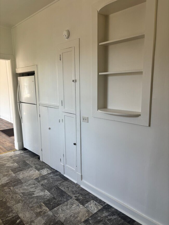 Building Photo - Three bedroom house - Hopewell, VA