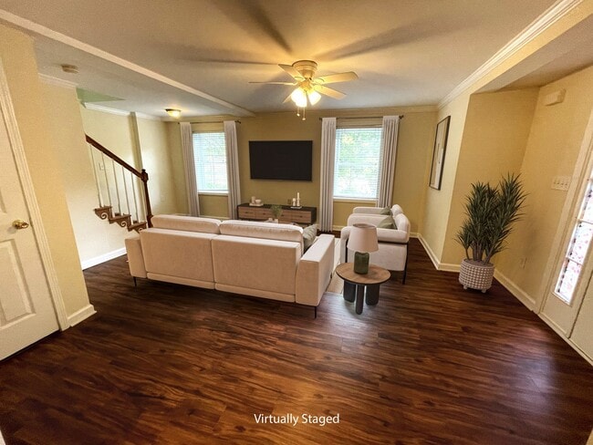 Building Photo - NormalTown 2br House - Fall 2026 Prelease