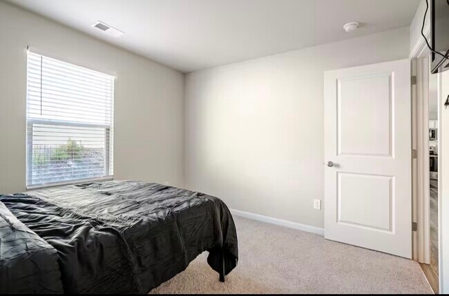 Building Photo - 43 L Gurley Ln