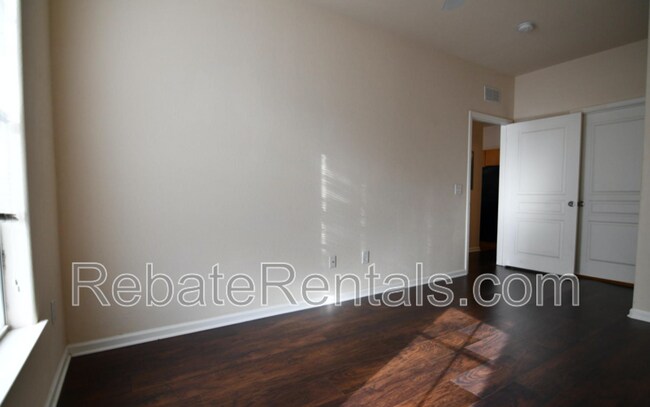 Building Photo - 8290 Gate Pkwy W