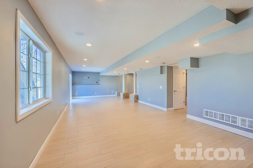 Building Photo - 4527 Mason Ave NE