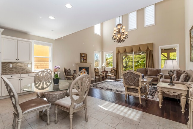 Building Photo - 28629 Farrier Dr