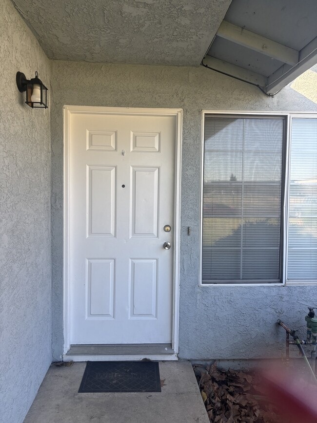 Building Photo - 230 Ventanas Ave