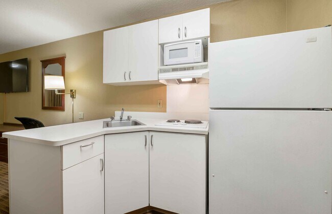 Building Photo - Furnished Studio-Chicago - Schaumburg - I-90