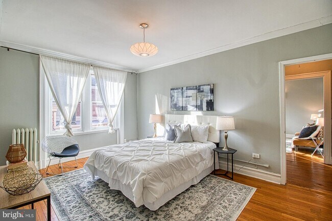 Building Photo - 2456 20th St NW