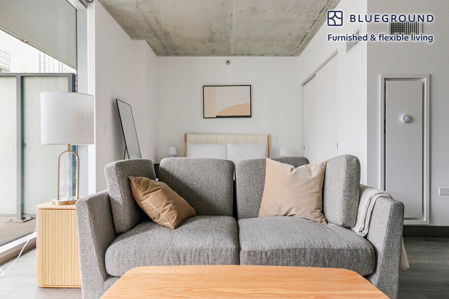 Building Photo - 60 E Randolph St