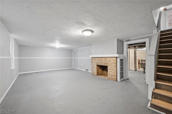 Building Photo - 3881 Meadowbrook Blvd