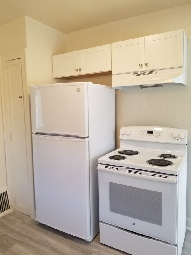 Building Photo - N. 25th Ave 2 bedroom Craftsman w/basement